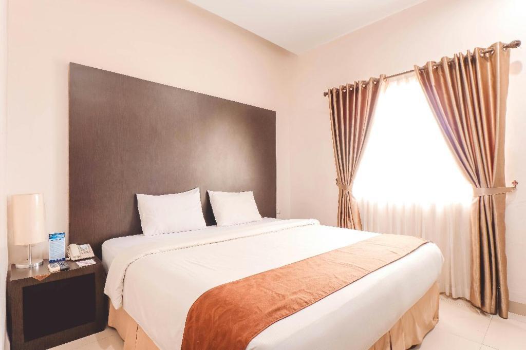 Saka Hotel Medan Sunggal Exterior foto